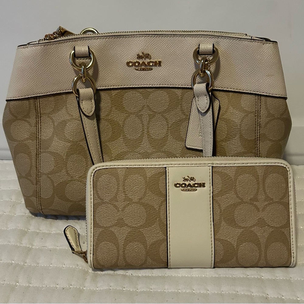 Coach Beige & Cream Bag + Wallet Set. Excellent Condition. Cross posted.